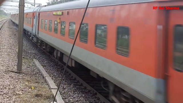 04915 Shakurbasti EMU Special ko - 22917-Haridwar SF Express ne Overtake Kiya. смотреть онлайн