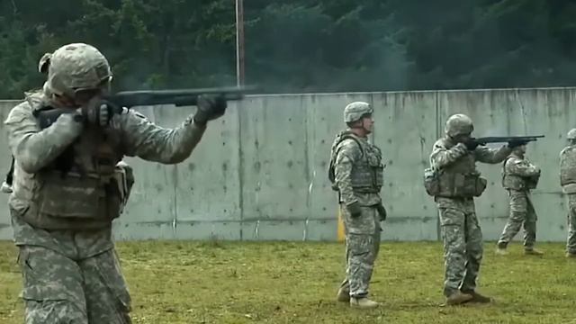 Membersihkan Mainan Mobil Balap, Truk Molen, Tank, Kereta Api, Bus Telolet, Excavator dan Helikopte смотреть онлайн