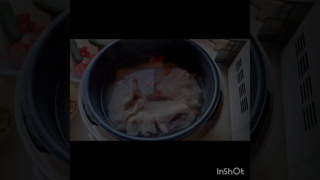 Куриный суп с овощами. Ингредиенты:бедра курицы,картофель,морковь,перец красный болгарский,соль,вод смотреть онлайн