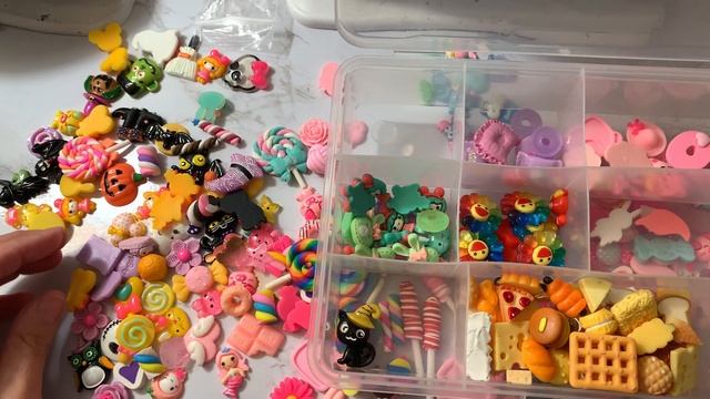 ASMR- Organizing Nail Charms - Gum Chewing + Soft Spoken смотреть онлайн