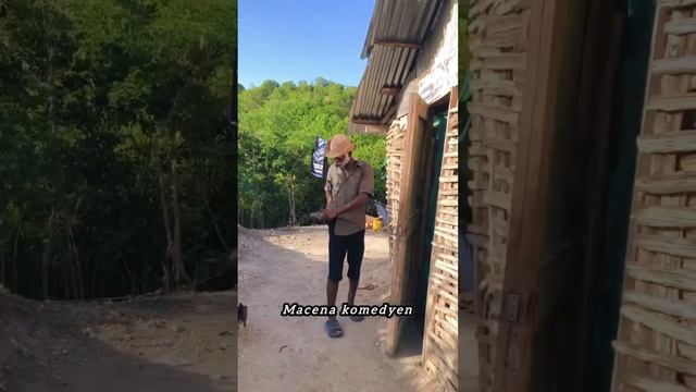 Macena bay père Marcel yon kob poul sere pou li смотреть онлайн