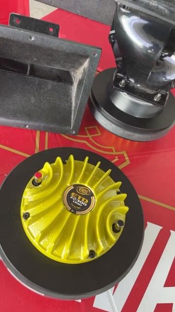 Driver ti Eros 72300 guia de onda para line Array . Som profissional смотреть онлайн