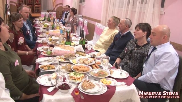 У вишневому саду. Українська весільна застільна пісня смотреть онлайн