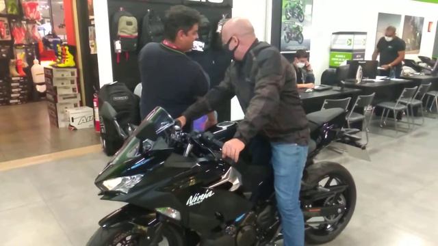 Ninja 400 (Mamba Negra) смотреть онлайн