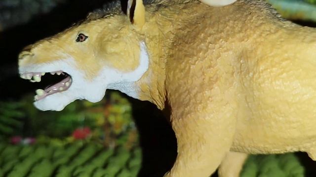 Hyaenodon VS Daeodon смотреть онлайн