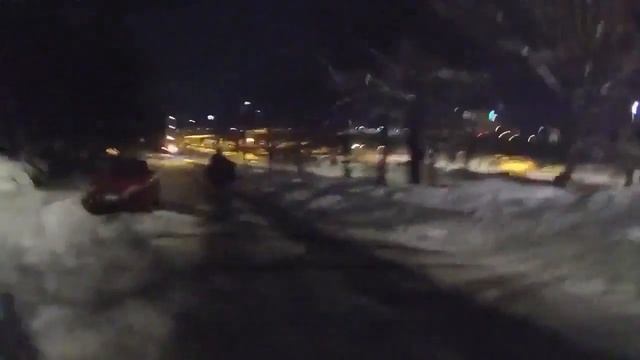 Мужика с ножом электрошокер не остановил, в отличии от пистолета. смотреть онлайн