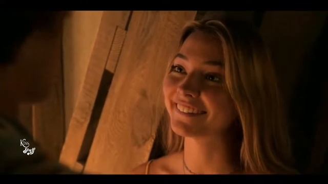 Outer Banks / Kiss Scene / Chase Stokes and Madelyn Cline смотреть онлайн
