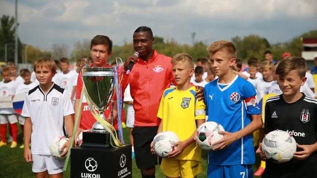 Lukoil Cup. Quincy Promes with children. Play against racism смотреть онлайн