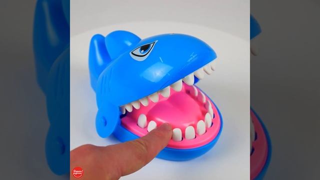 Игрушка-хваталка UT0067 Хитрая акула смотреть онлайн