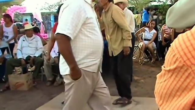 La rienda atrás (en Hacienda Vieja, 2011) - Conjunto LINDERO смотреть онлайн