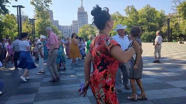 А ТЫ ТАКАЯ ЖЕ КРАСОТКА, КАК И ПРЕЖДЕ! ТАНЦЫ ХАРЬКОВ 2024 #retrodancing смотреть онлайн