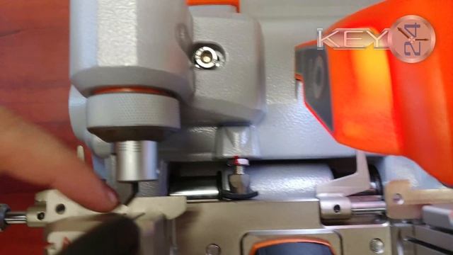 Condor XC-009 - обзор портативного станка для изготовления ключей смотреть онлайн