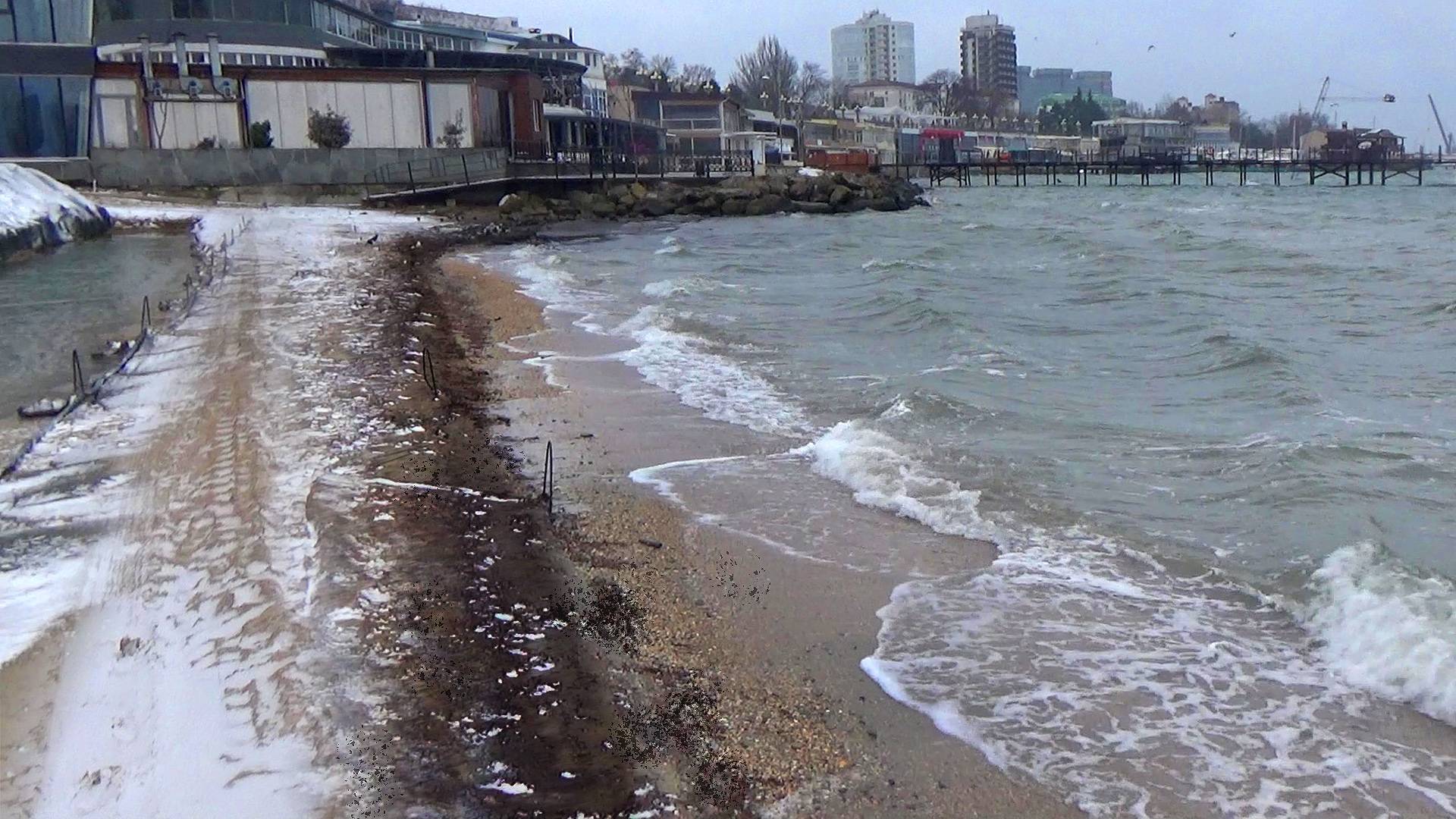 Анапа. Состояние ПЛЯЖА 6 февраля. Снег покрыл город на Черном море смотреть онлайн