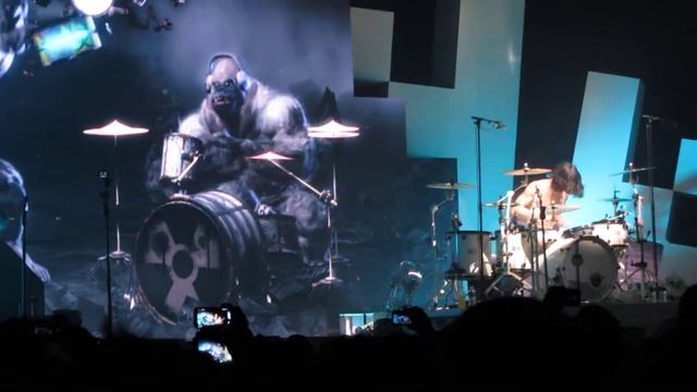 Jo "Gorilla" Gals vs Shaka Ponk drummer смотреть онлайн
