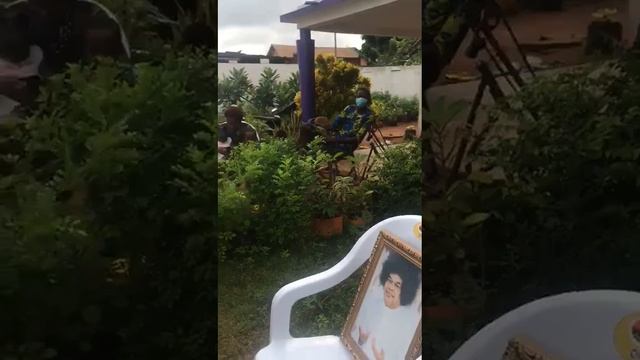 SINGING SRI SATHYA SAI BABA'S GLORY IN BENIN смотреть онлайн