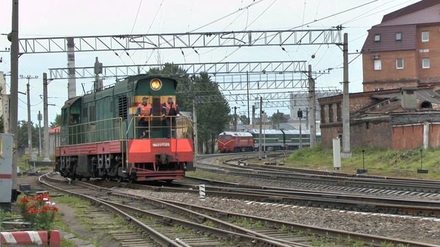 Тепловоз ЧМЭ3-5325 смотреть онлайн