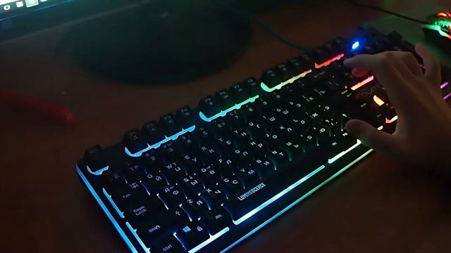 Qumo Luminescence k21 typing смотреть онлайн