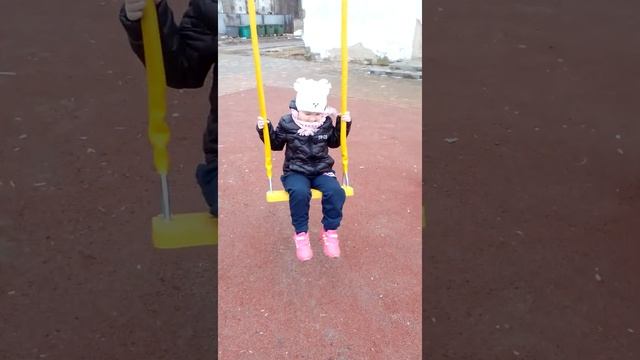Василиска на прогулке с малышом смотреть онлайн