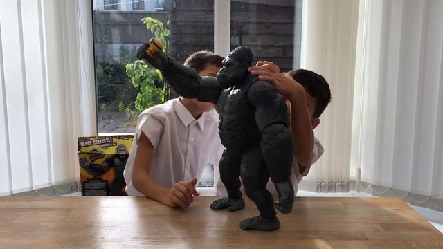 Primal Clash Big Boss Gorilla 17" Mega Monster figure toy unpacking смотреть онлайн