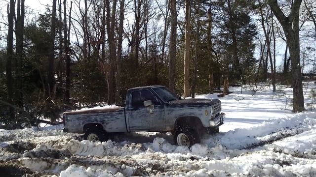 Snow 4wheeling in a 2.9 V6 Ranger PULLING Good смотреть онлайн