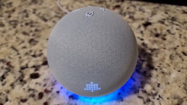 Echo Dot 5th Generation 2022 with Clock ,and Song ID Display, Alexa voice assistant, Cloud Blue смотреть онлайн