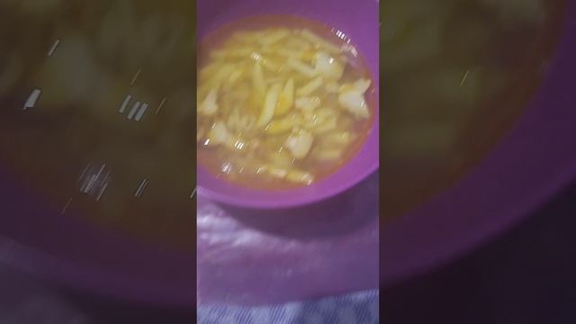 ТУШЁНАЯ КУРОЧКА С КУБИКАМИ БУЛЬОНЫМИ , И ПЮРЕШКА..❤ смотреть онлайн