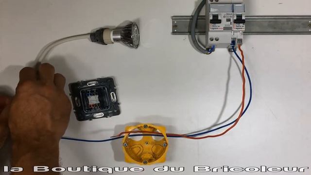 INTERRUPTEUR celiane copper 67001 enjoliveur doigt large TITANE 68301 finition 68991 metal смотреть онлайн