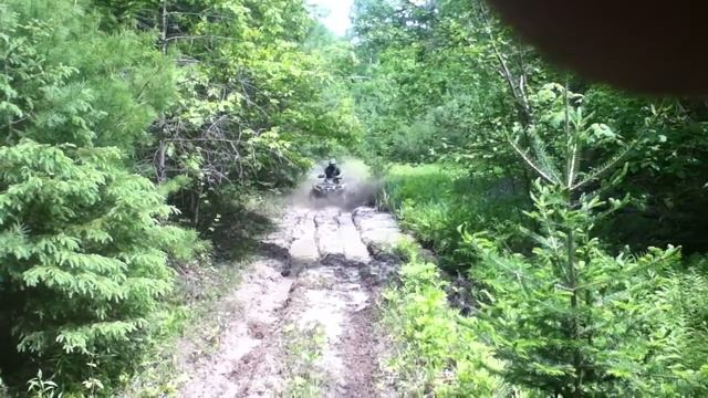2012 Yamaha Grizzly 550 Mudding смотреть онлайн