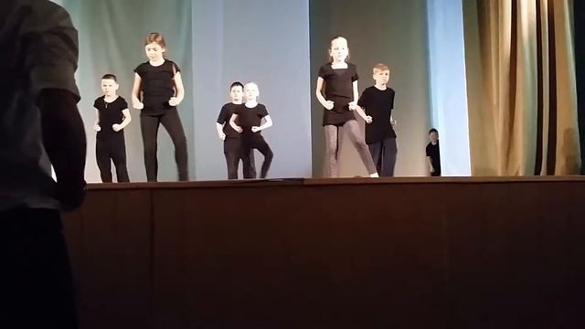 Это мы танцуем! Только пока на репетиции😢 смотреть онлайн