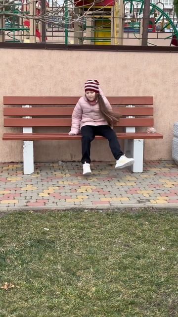 Зимне-летняя скамейка . Прыжок в зиму смотреть онлайн