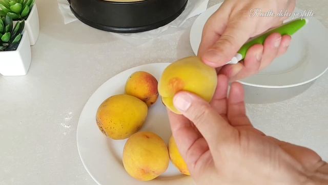Torta di pesche🍑 soffice che si scioglie in bocca. Ricette dolci perfette смотреть онлайн