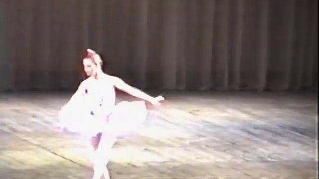 Vaganova Academy- Flame of Paris pa de deux смотреть онлайн