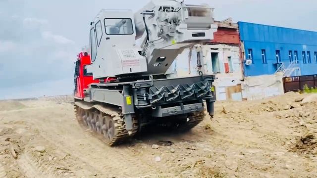 Кран Челябинец на трелевочном шасси смотреть онлайн