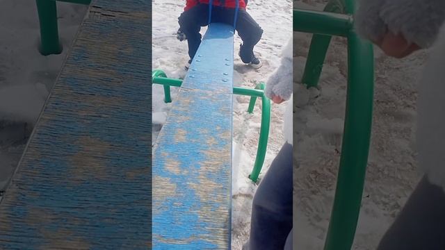 желейный медведь Славик 6 серия Славик первый раз вышел на улицу смотреть онлайн