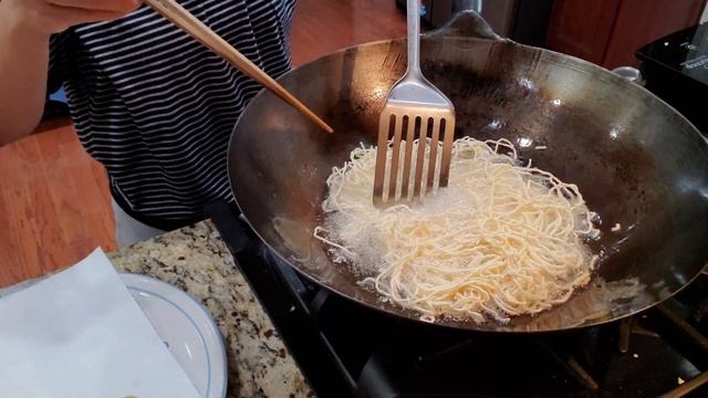 Crispy Egg Noodles - How to make crispy egg noodles for bird nest смотреть онлайн