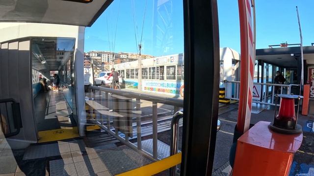 Вагон для перевозки людей и машин через канал в Leioa, Bilbao смотреть онлайн