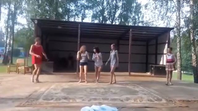 Тверк от подружань смотреть онлайн