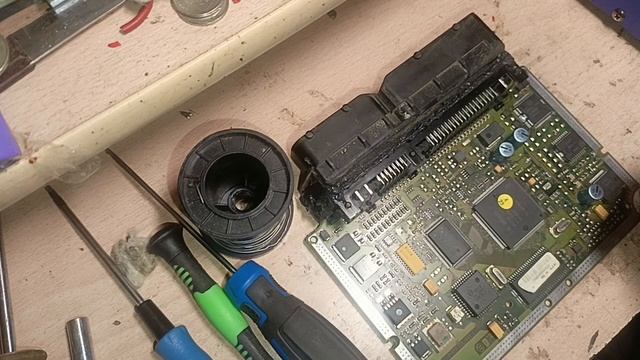 Интересная поломка эбу. Стоит ли ремонтировать гнилые блоки ? смотреть онлайн