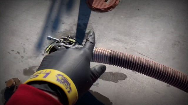 Trucking | The Job of a Fuel Hauler. смотреть онлайн