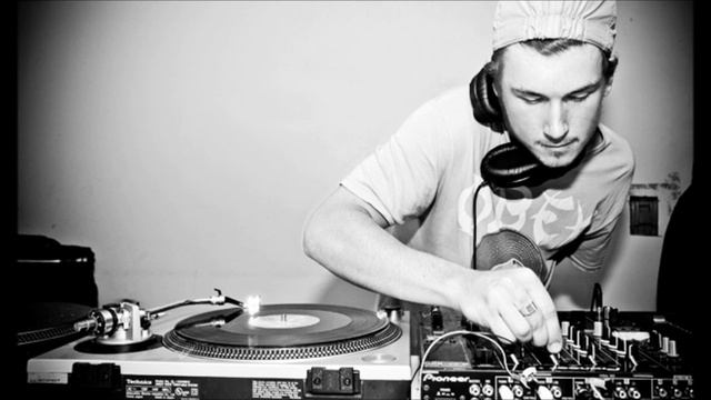 Propa Tingz Ft. John Jamin- Strong (Neon Steve Remix) смотреть онлайн