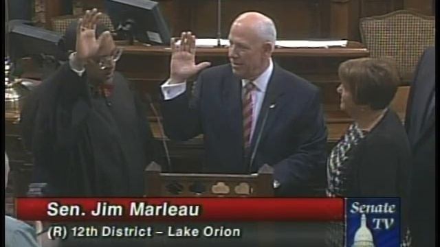 State Sen. Jim Marleau, R-Lake Orion, is administered the oath of office смотреть онлайн