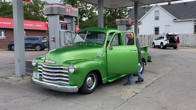 Chevrolet 3100 Pickup Truck (c. 1950) at U-Stop on 13th and South #classic #truck #cars смотреть онлайн