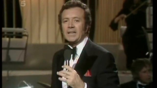 Vic Damone смотреть онлайн