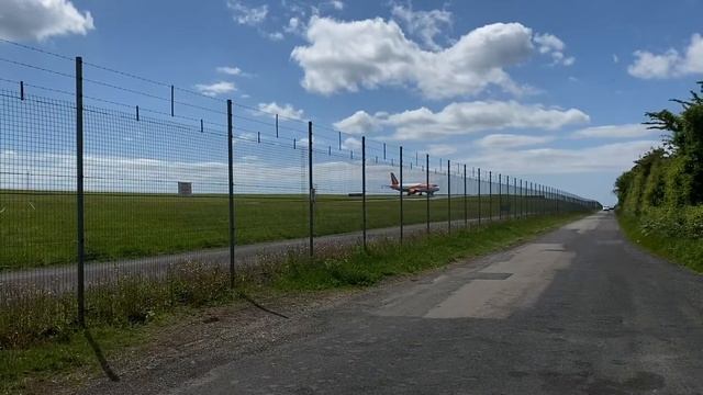 Plane Spotting at Bristol Airport смотреть онлайн
