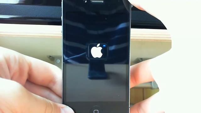 JailbreakMe 3.0 - Jailbreaker votre iPad 2, 1G. iPhone 4, 3Gs. iPod Touch 4, 3G en 4.3.3 смотреть онлайн