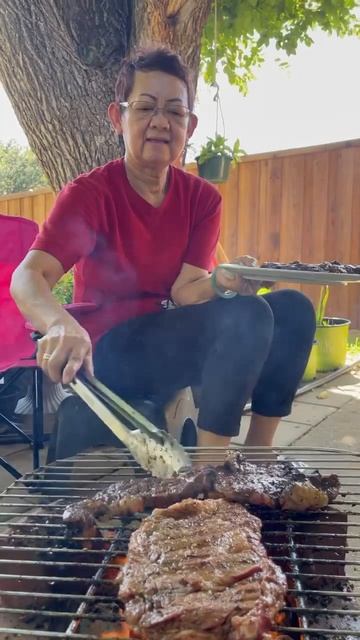 Cooking Steak with Grandma #steak #ribeyesteak #cooking #family #cookingwithlove #grandma #foodie смотреть онлайн