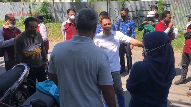 Lanjutkan Program Bu Risma, Cak Eri Masuk Gorong-gorong смотреть онлайн