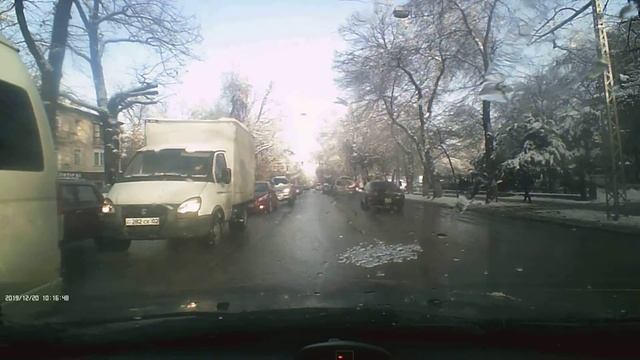 Выезд на встречную 20.12.19 kz007BAX02 Алматы байтурсынова толе би смотреть онлайн