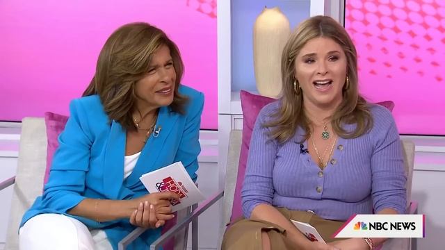 Selma Blair shares health update, talks empowering others with MS смотреть онлайн