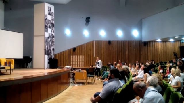 Дискусія щодо засилля переселенців під час презентації книжки Дроздова смотреть онлайн
